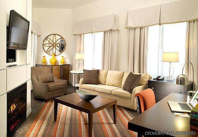 Courtyard By Marriott Atlanta Downtown Hotel Room photo