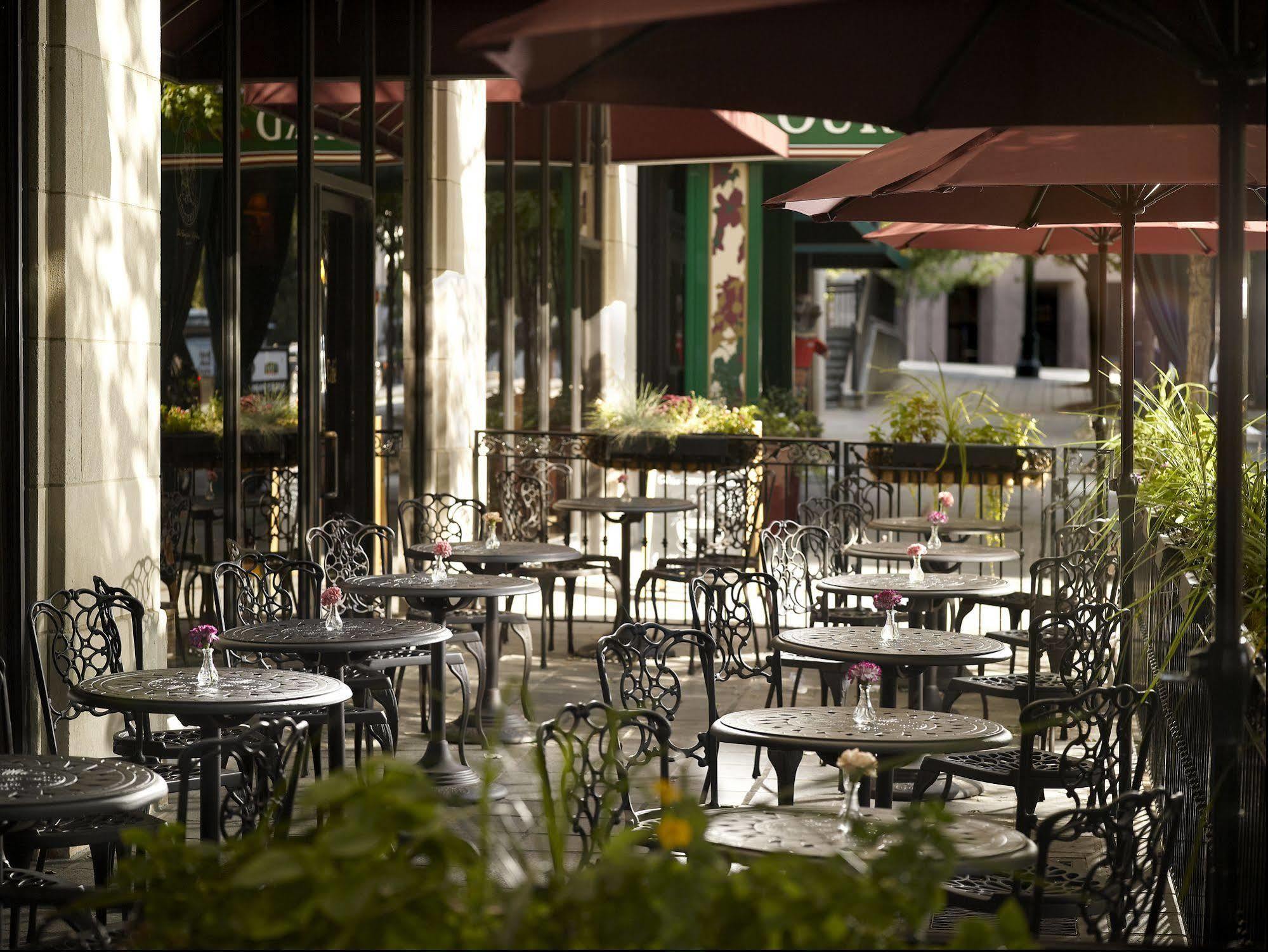 Courtyard By Marriott Atlanta Downtown Hotel Exterior photo